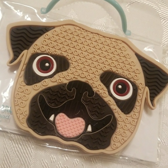 Pug face makeup brush cleaning pad - Picture 1 of 4